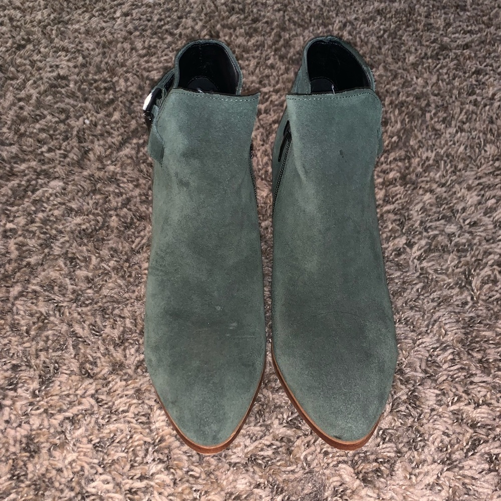 Marc Fisher Green Suede Heeled Booties Size 7.5 - image 4